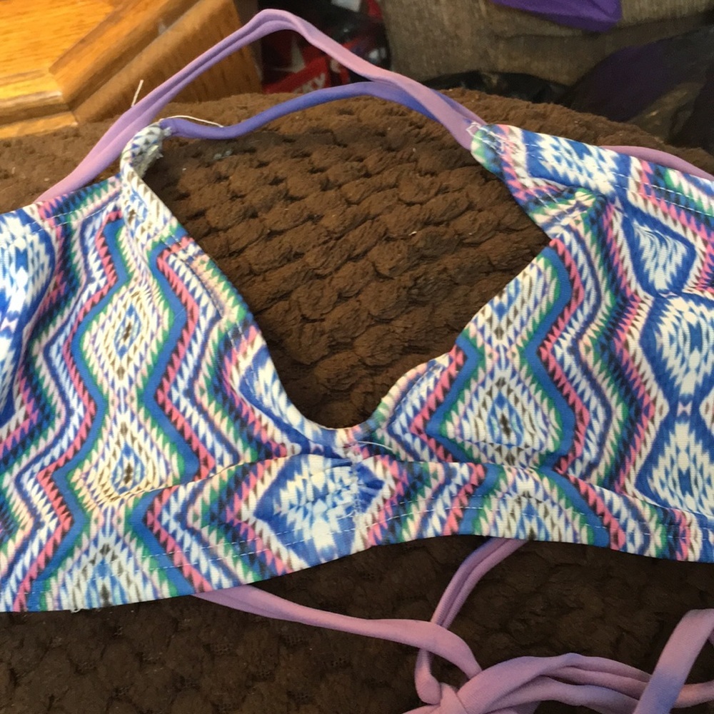FINAL MARKDOWN Xhilaration swimsuit top small